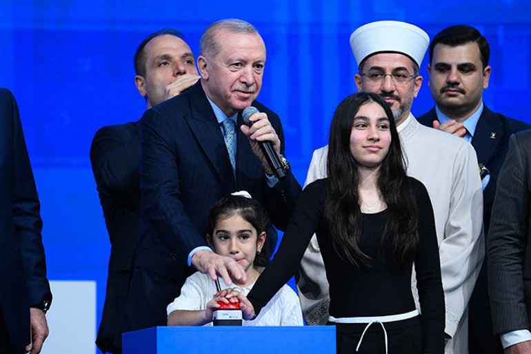 100 bin TOKİ konutu sahibini buluyor | Cumhurbaşkanı Erdoğan Yüzyılın Konut Projesi’nin detayları anlattı: Taksitler 7 bin 313 lira