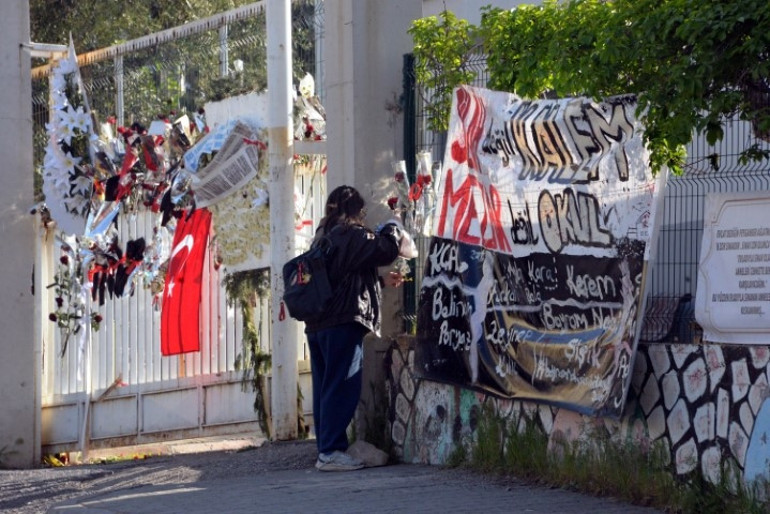 23 Nisanda kahreden görüntü Sevincin değil hüznün hakim olduğu tek yer: Ayser Çalık Ortaokulu