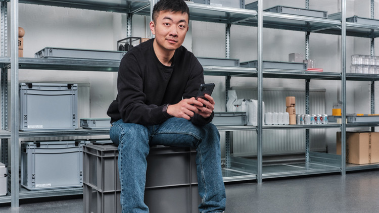 Akıllı telefonlarda 20 yıllık düzen değişiyor: Nothing CEO’sundan uygulamaları silecek yapay zekâ çıkışı