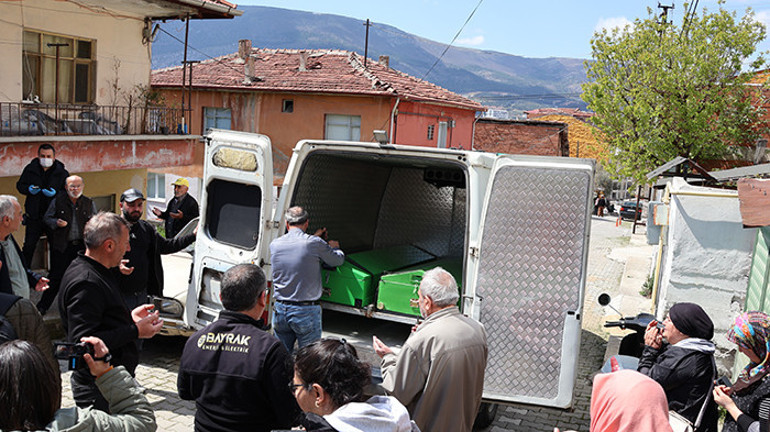 Amasyada aynı evde 11 yıl arayla aynı facia yaşandı: Baba ve oğlu ölü bulundu
