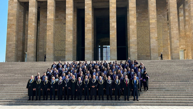 Anayasa Mahkemesi heyetinden Anıtkabir’e ziyaret