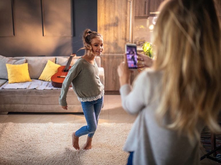 Anne babalar dikkat edin, çocuğunuzun velayeti elinizden alınabilir Sosyal medyada çocukları paylaşmak masum mu yoksa hak ihlali mi