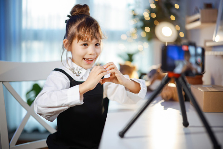 Anne babalar dikkat edin, çocuğunuzun velayeti elinizden alınabilir Sosyal medyada çocukları paylaşmak masum mu yoksa hak ihlali mi