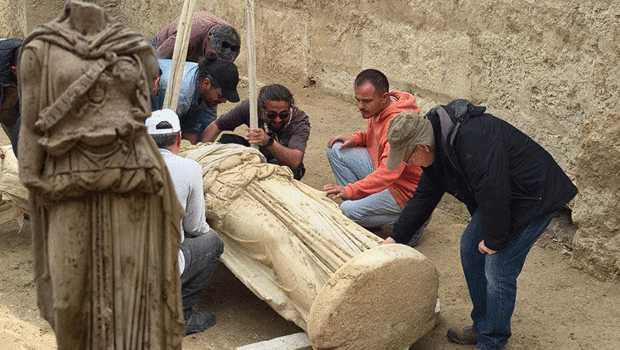 Antik tiyatroda büyük buluntu: Homeros sahneleriyle kültürel anlatım ortaya çıktı