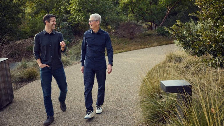Apple’ın yeni patronu kim Tim Cook sonrası dönemin adı John Ternus