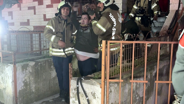 Avcılar’da korkutan yangın! Mahsur kalan 20 kişi kurtarıldı