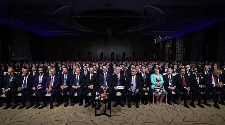 Bakan Bayraktar detayları açıkladı: Daha dirençli daha esnek bir piyasa hedefliyoruz