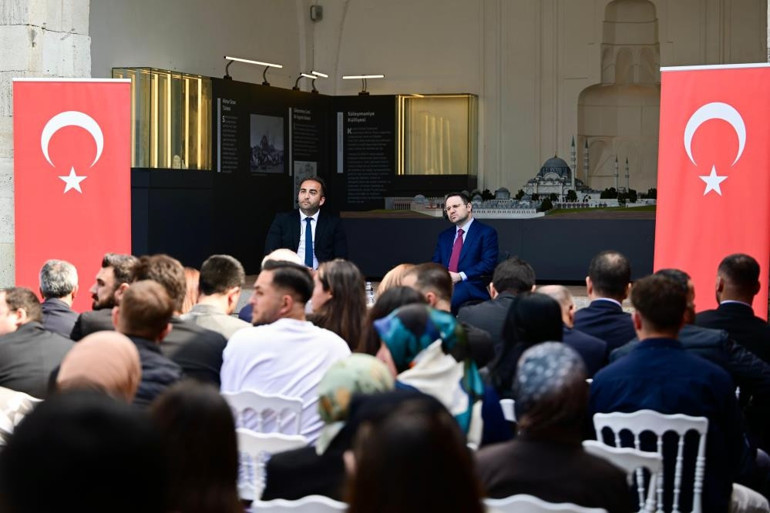 Bakan Gürlek Edirne’de gençlerle buluştu: Adaleti hızlandırmak en büyük hedefimiz