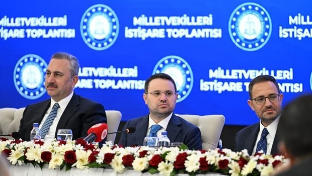 Bakan Gürlek, Güneydoğu Anadolu Bölgesi milletvekilleriyle bir araya geldi