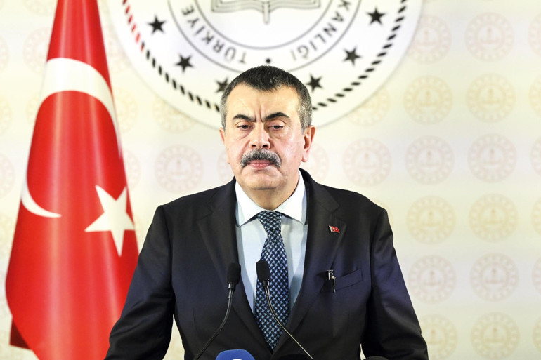 Bakan Tekin önlemleri anlattı: Okullara dedektör ve x-ray çalışması