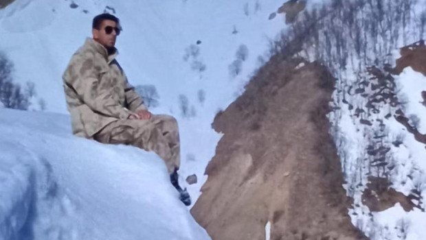 Bingöl’de korkunç olay! Oturduğu buz kütlesi kırıldı, uçurumdan düşerek hayatını kaybetti