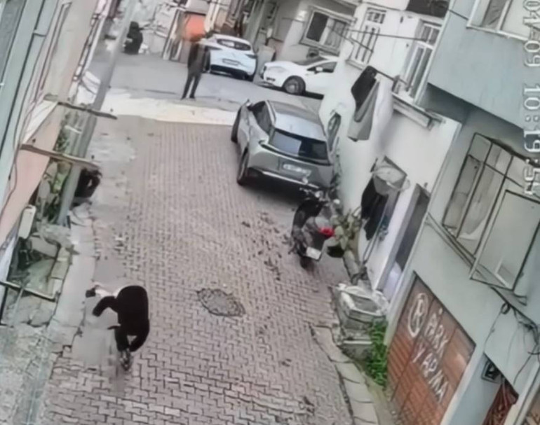 Bu ne cesaret: İstanbulda güpegündüz yaşandı | Bir vatandaş fark edince arkasından bağırdı