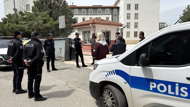 Çanakkale’de silahlı ‘tehdit’ paylaşımı yapan lise öğrencisi gözaltına alındı