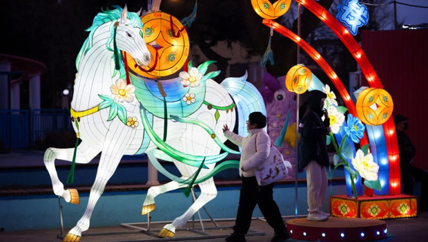 Çin, ‘at yılı’ kutlamalarına hazırlanıyor: Dünyanın en büyük kitlesel göçü yaşanacak