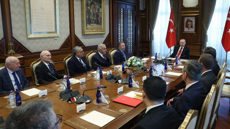 Cumhurbaşkanı Erdoğan, Türk Demokrasi Vakfı heyetini kabul etti