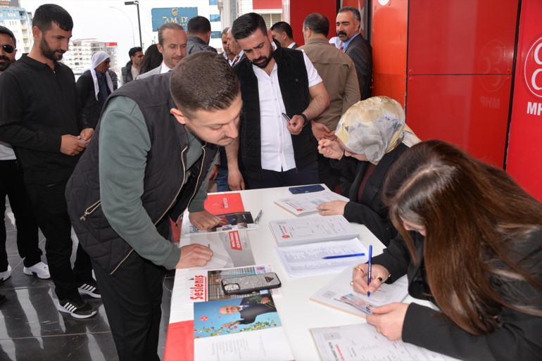 Diyarbakırda 500 kişi, törenle MHPye katıldı