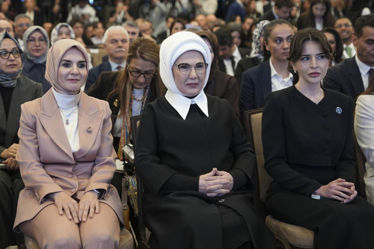 Emine Erdoğan Çocukların Dijital Ortamda Korunmasına İlişkin Uluslararası Politika ve Uygulama Paylaşımı toplantısında konuştu