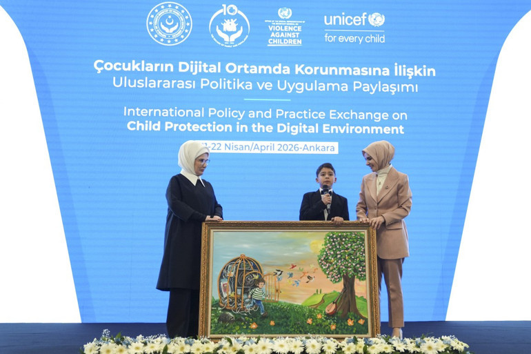 Emine Erdoğan Çocukların Dijital Ortamda Korunmasına İlişkin Uluslararası Politika ve Uygulama Paylaşımı toplantısında konuştu
