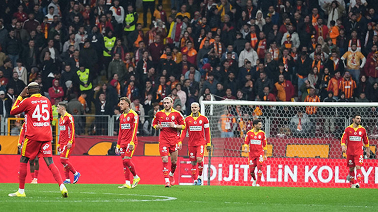 Galatasarayın Türkiye Kupasına vedası sonrası sert sözler: Maçlar kağıt üzerinde değil sahada kazanılıyor