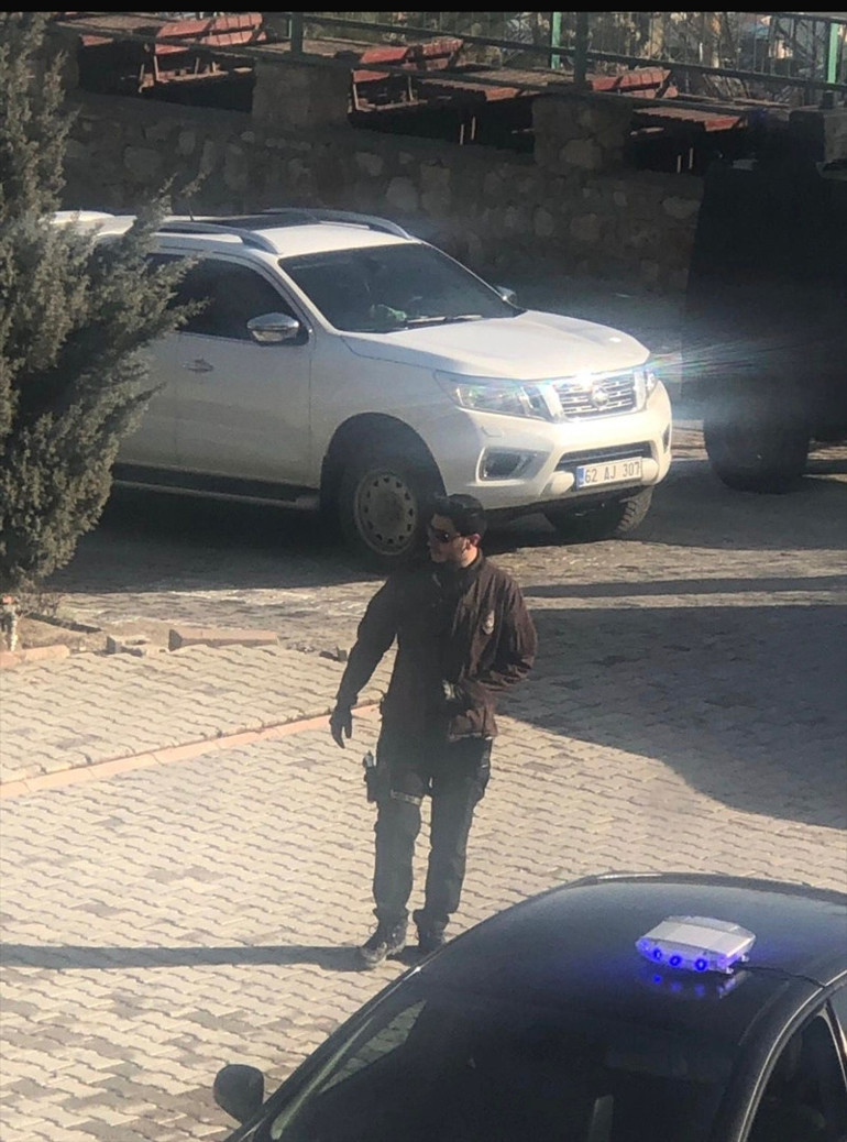 Gülistan Doku soruşturması | Tutuklanan Mustafa Türkay Sonel silahım yok demişti... Kamuflajlı tabancalı fotoğrafı ortaya çıktı