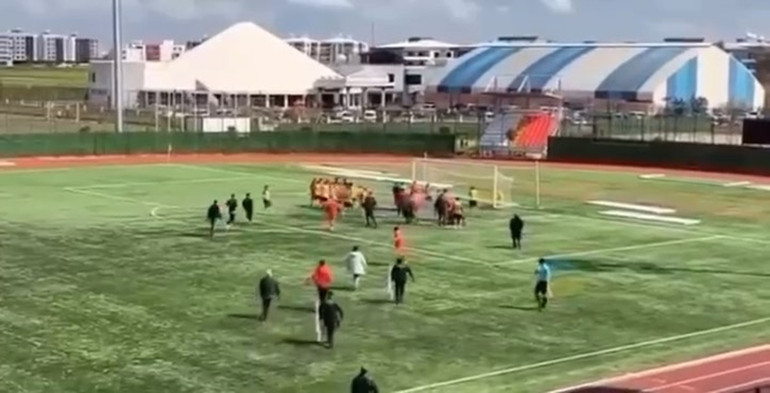Halı sahadan cezaevine: Kramponlu maganda süresiz kadro dışı bırakıldı