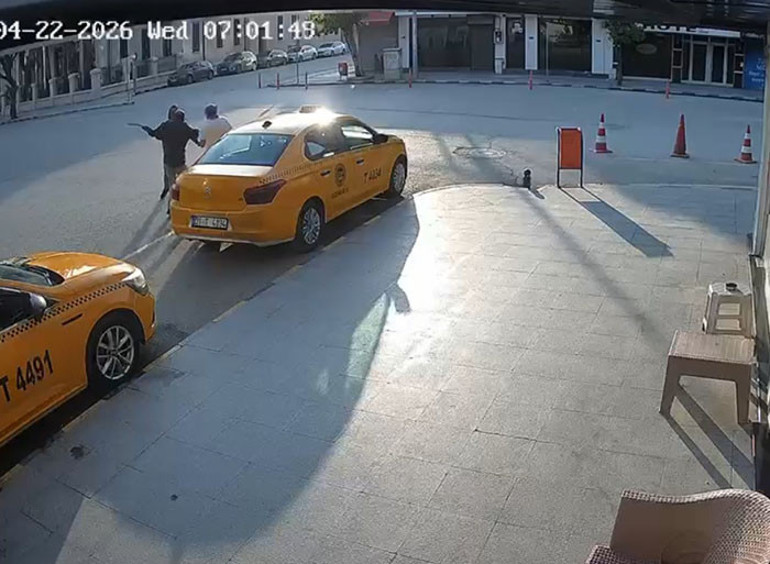 Hatayda satırla dehşet saçtı: Bir saatte 3 kişiyi yaraladı