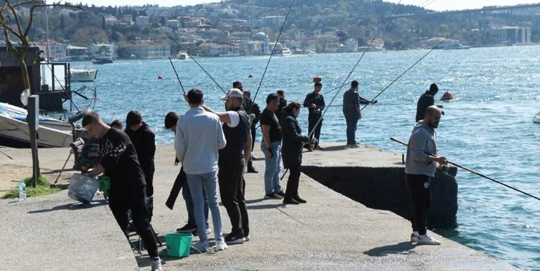 Hava sıcaklığı 19 dereceye çıktı, İstanbullular park ve sahillere akın etti