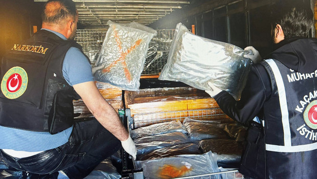 Havada, karada, denizde ve sınırda… Zehir baronlarına 4 koldan darbe