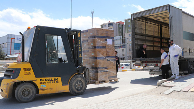 İran’a ulaştırılan yardım TIR’ı sayısı 9’a yükseldi