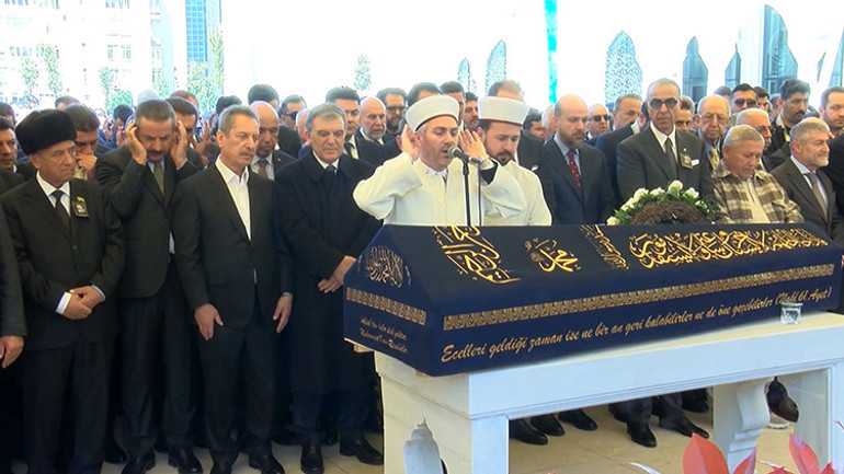 İş insanı Mahmut Çalık son yolculuğuna uğurlandı