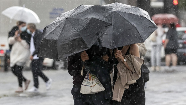 İstanbul’a kış geri geliyor! Meteoroloji açıkladı: Sıcaklık 10 derece birden düşecek… İçişleri Bakanlığı’ndan bazı iller için sarı kodlu uyarı