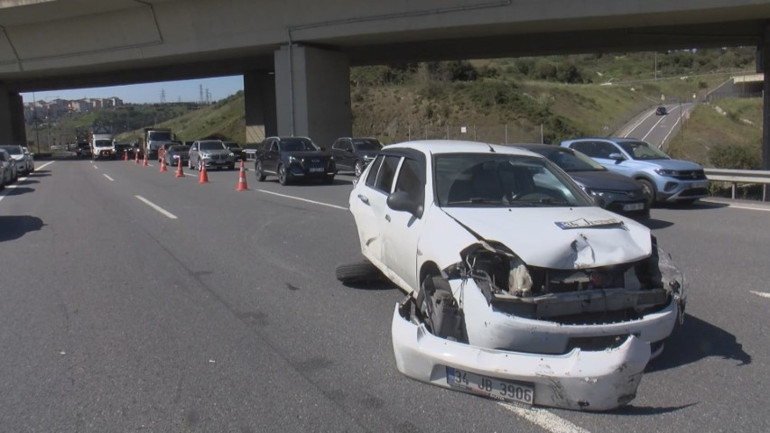 İstanbulda zincirleme kaza: Yaralılar var