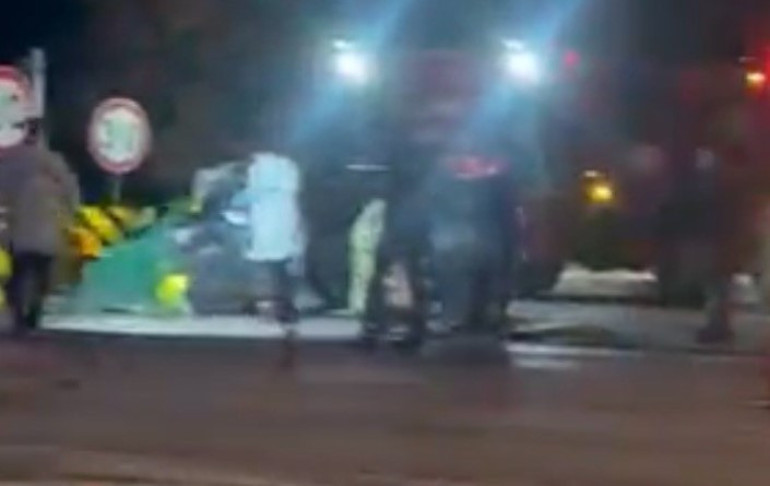 İzmirde feci kaza: Sürücü yanan araçta hayatını kaybetti