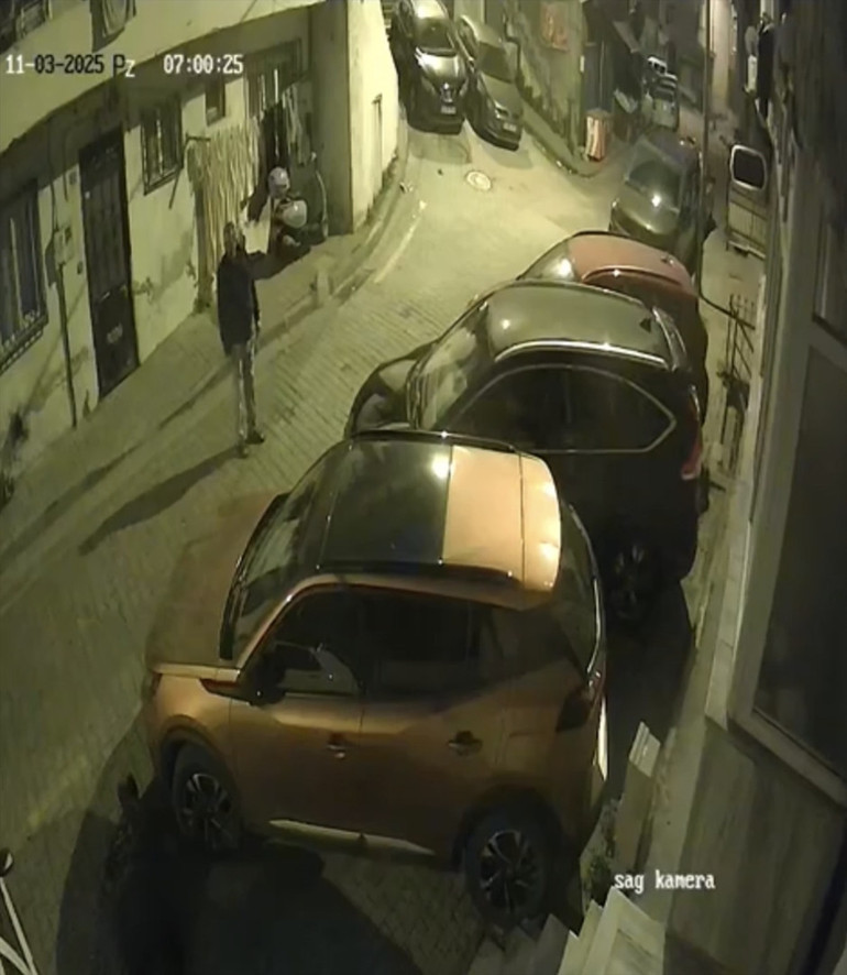 Kağıthanede şüpheli ölüm Nabzı durunca akıllı saati 112’yi aradı... Görüntüler ortaya çıktı: Yoldan geçen bir kişi yardım etmek yerine gitti