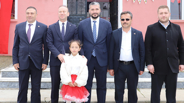 Konya’daki okulda ilginç kutlama | Yurttan 23 Nisan manzaraları: Miniklerden renkli gösteriler