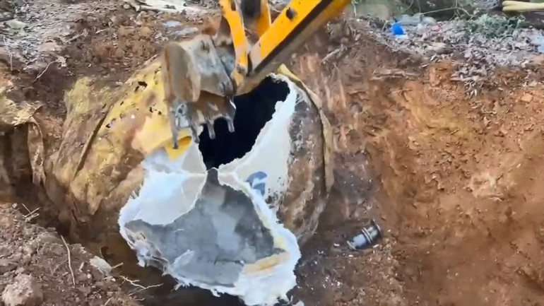 Pendikte operasyon: Toprak altındaki depoda binlerce silah parçası bulundu 4 şüpheli gözaltında