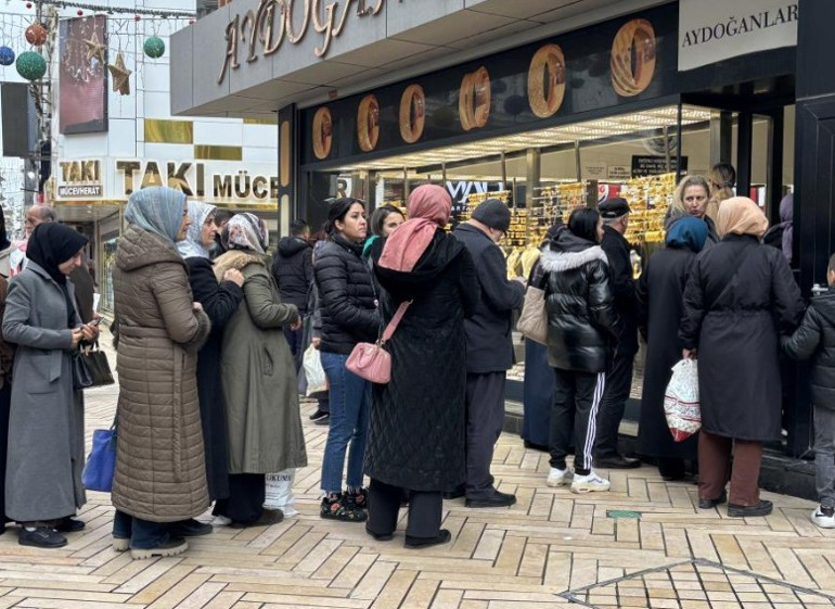 Pide değil, altın kuyruğu... Fiyatı gören kuyumcuya koştu