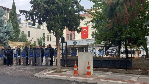 Şanlıurfa’da Halfeti Belediyesi’nde ‘yolsuzluk’ operasyonu: Eski başkan dahil 49 gözaltı