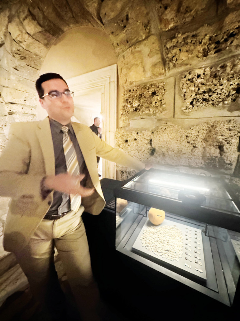 Side Antik Kenti’nde Roma’dan kalma kumbaraya röntgen