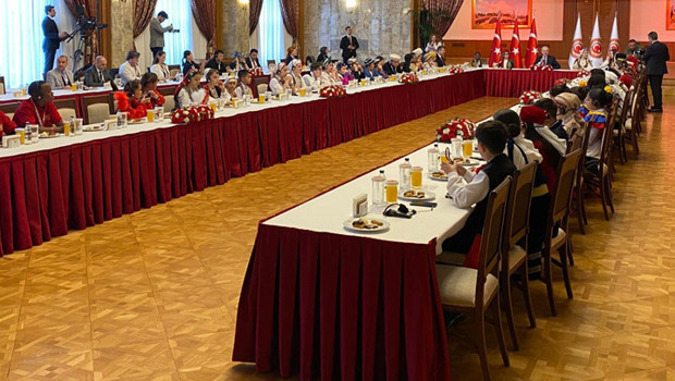 TBMM Başkanı Kurtulmuş, 26 ülkeden Türkiye’ye gelen çocuklarını kabul etti