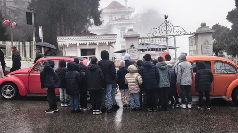 Trabzonda 23 Nisan kutlaması: Vosvoslar çocuklar için sürdü