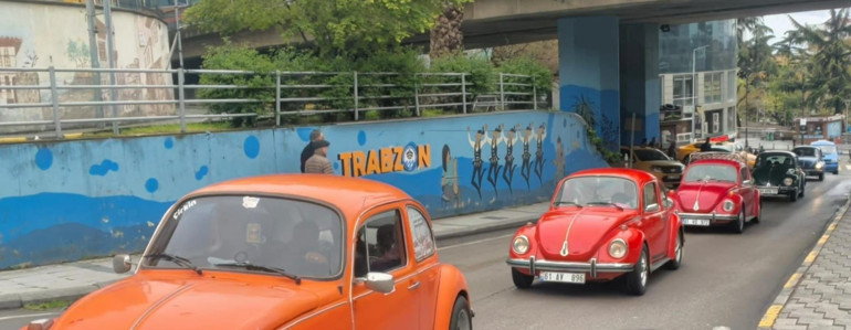 Trabzonda 23 Nisan kutlaması: Vosvoslar çocuklar için sürdü