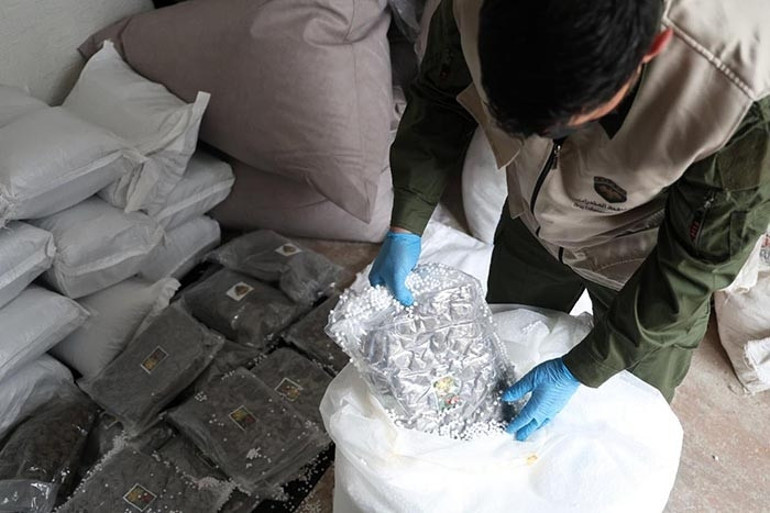 Türkiye ve Suriyeden ortak uyuşturucu operasyonu: Değeri tam 300 milyon lira
