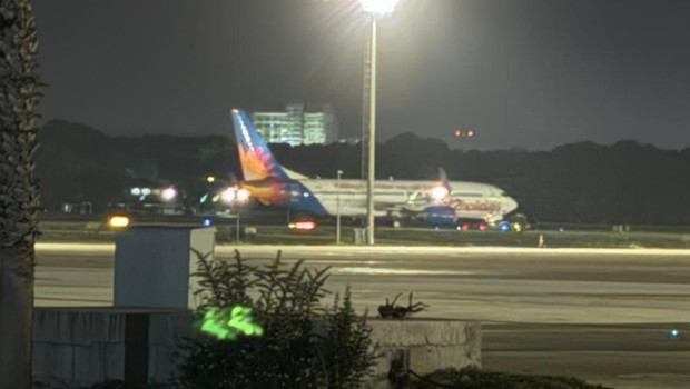 Uçakta rahatsızlanan pilot nedeniyle acil iniş