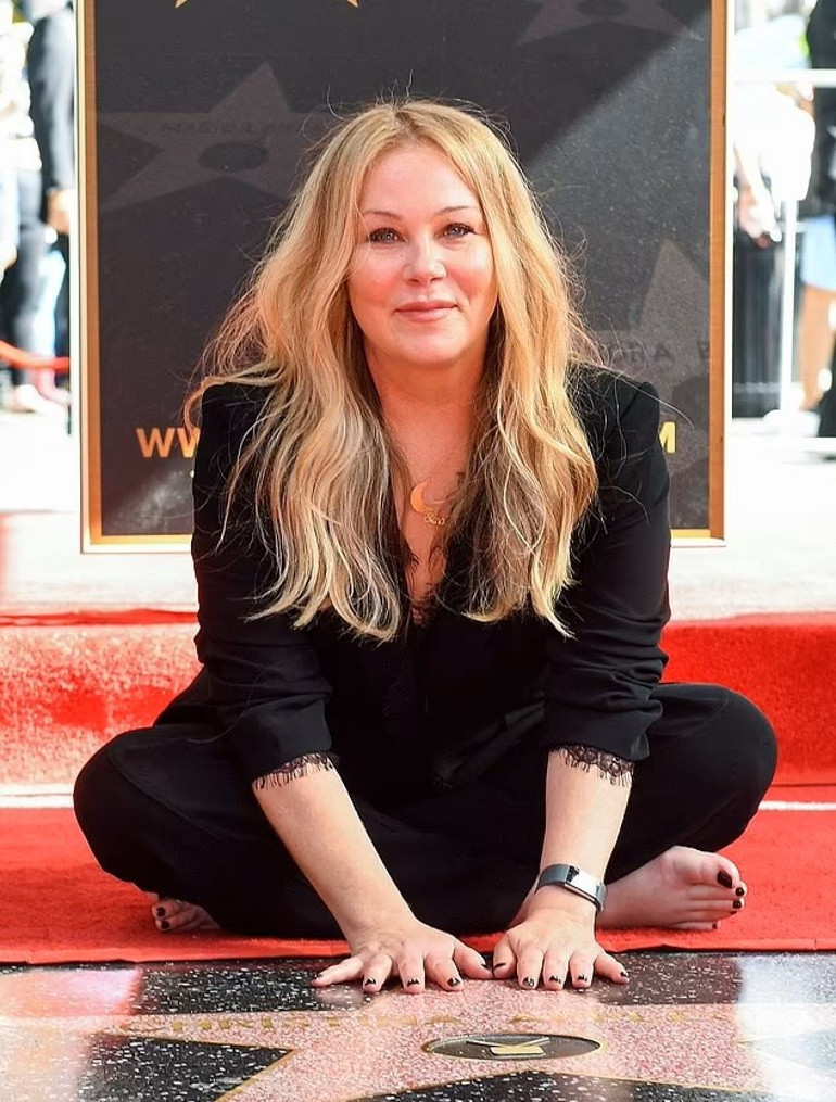 Yıllardır MS hastalığıyla boğuşuyor… Hastaneye yatan ünlü oyuncudan haber geldi