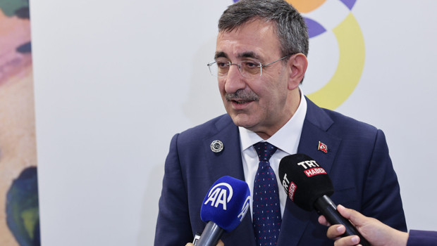 Cumhurbaşkanı Yardımcısı Yılmaz, Ermenistan’da gazetecilerle bir araya geldi