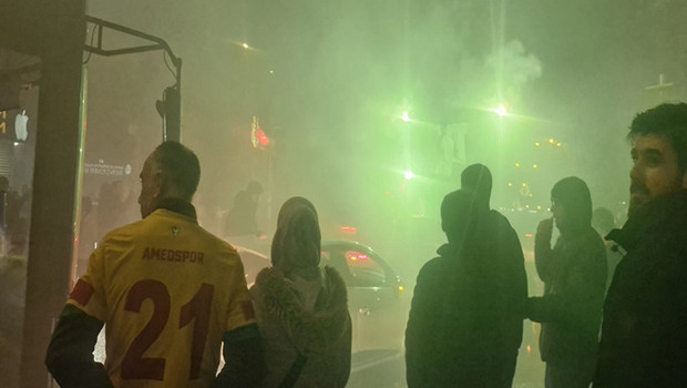 Diyarbakır’daki kutlamalarda 11 kişi yaralandı, 10 kişi gözaltına alındı
