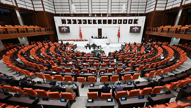 Fahiş site aidatlarına yönelik düzenlemeleri içeren teklifin 11 maddesi kabul edildi