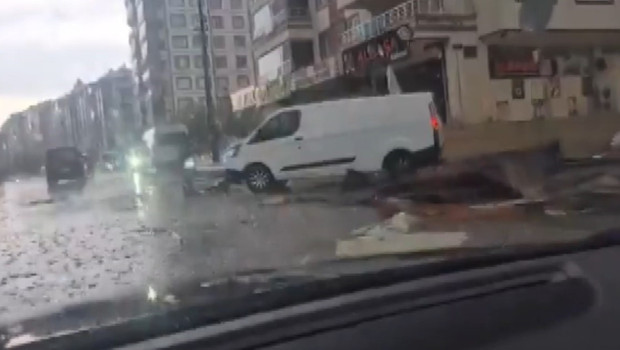 Gaziantep’te “süper hücre” fırtınası… Çatılar uçtu, dereler taştı