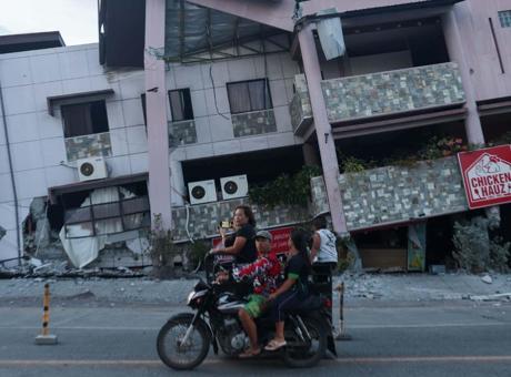 7,8 büyüklüğündeki depremde ölü sayısı 45’e yükseldi! Filipinler’de acı olay